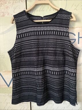 Banana Republic Navy and White Sleeveless Patterned Tank Size XL